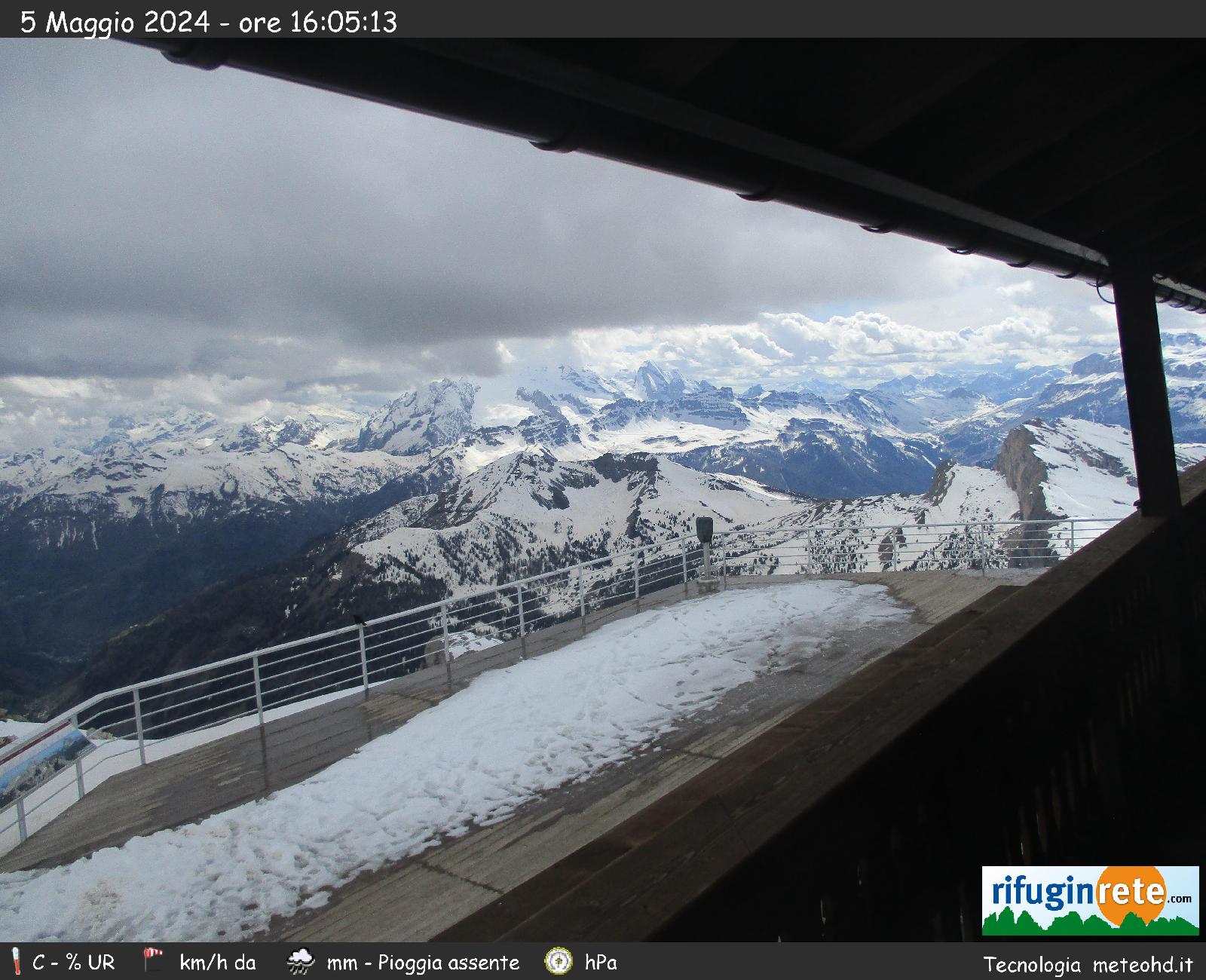 Webcam Rifugio Lagazuoi - panorama verso Col di Lana e Marmolada